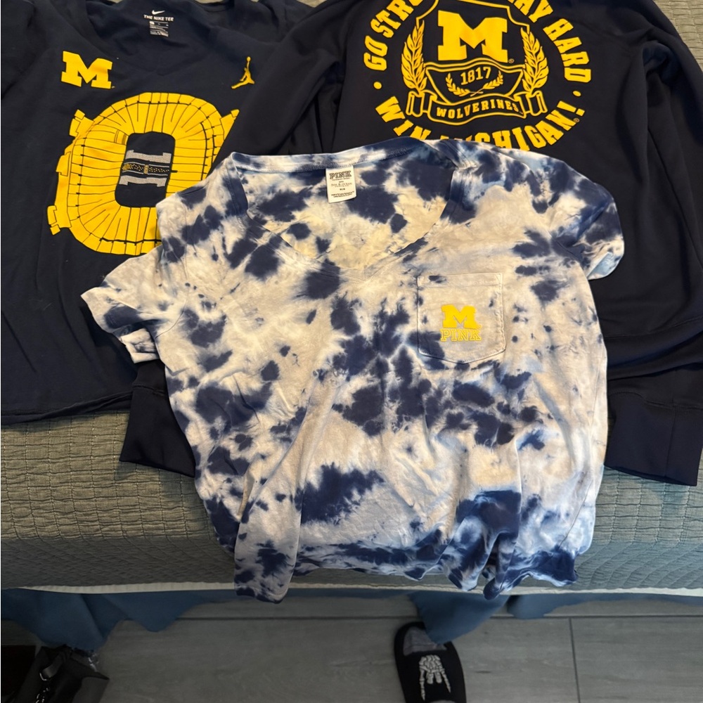 Lot of University of Michigan Tees Nike and Pink plus zip up hoodie